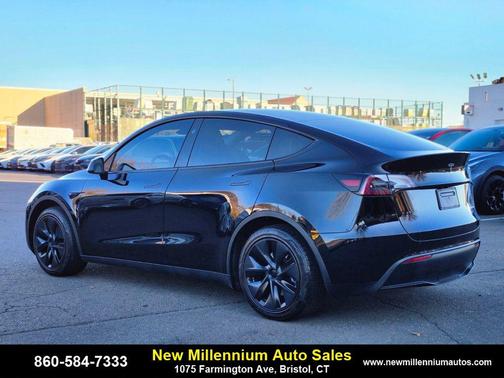 2024 Tesla Model Y Long Range Dual Motor All-Wheel Drive