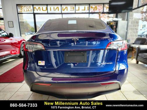 2022 Tesla Model Y Long Range Dual Motor All-Wheel Drive