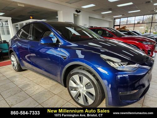 2022 Tesla Model Y Long Range Dual Motor All-Wheel Drive