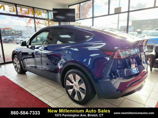 2022 Tesla Model Y Long Range Dual Motor All-Wheel Drive