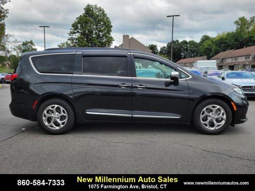 2022 Chrysler Pacifica Limited