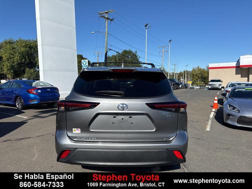 2025 Toyota Highlander Hybrid XLE