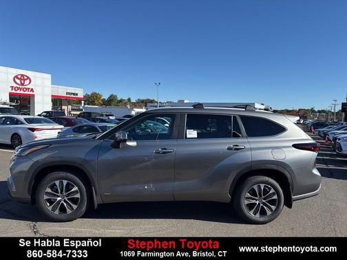 2025 Toyota Highlander Hybrid XLE