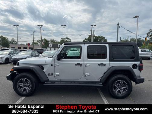 2022 Jeep Wrangler Unlimited Sport
