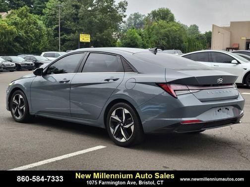 2022 Hyundai ELANTRA Limited