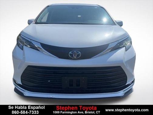 2022 Toyota Sienna XLE 7 Passenger