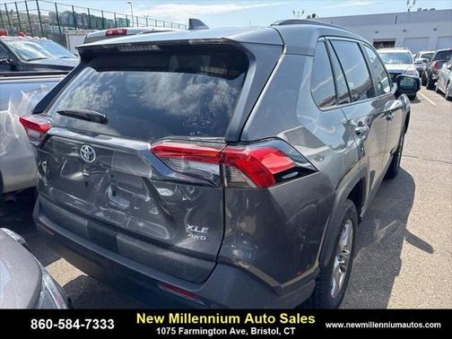 2022 Toyota RAV4 XLE