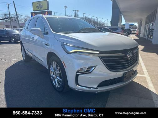 2023 Buick Enclave Essence AWD