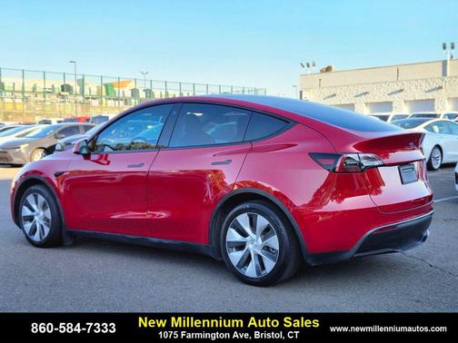 2022 Tesla Model Y Long Range Dual Motor All-Wheel Drive