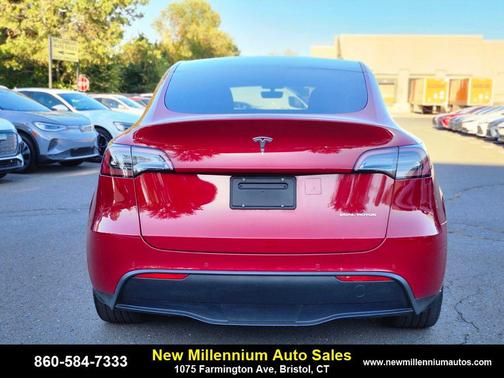 2022 Tesla Model Y Long Range Dual Motor All-Wheel Drive