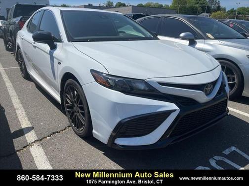 2022 Toyota Camry SE
