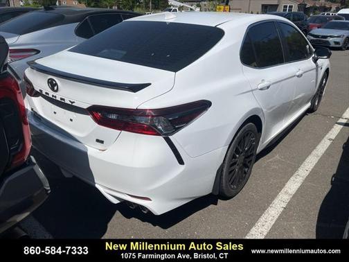 2022 Toyota Camry SE