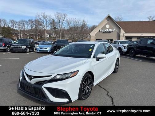 2022 Toyota Camry SE