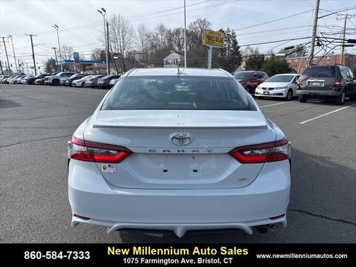 2022 Toyota Camry SE