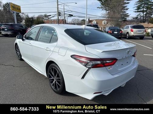 2022 Toyota Camry SE