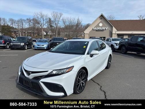 2022 Toyota Camry SE