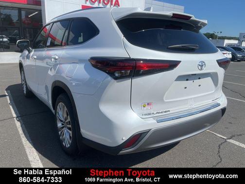 2025 Toyota Highlander Hybrid Platinum