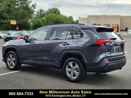 2025 Toyota RAV4 Hybrid LE