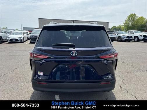 2022 Toyota Sienna XLE 7 Passenger