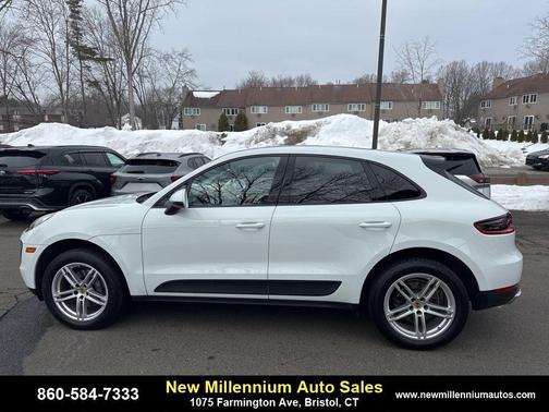 2018 Porsche Macan Base