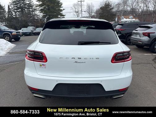 2018 Porsche Macan Base
