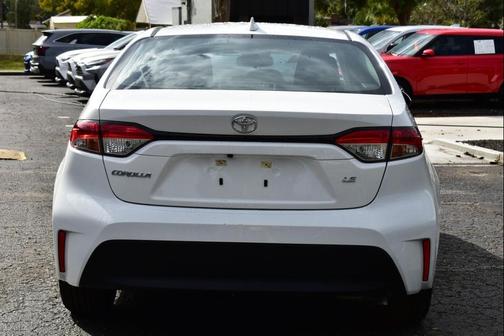 Ice Cap 2025 Toyota Corolla LE