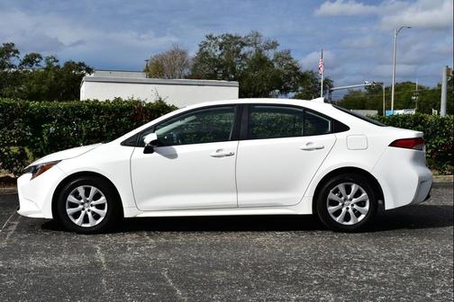 Ice Cap 2025 Toyota Corolla LE