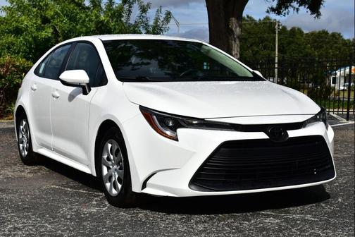 Ice Cap 2025 Toyota Corolla LE