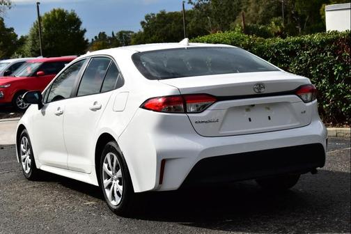 Ice Cap 2025 Toyota Corolla LE