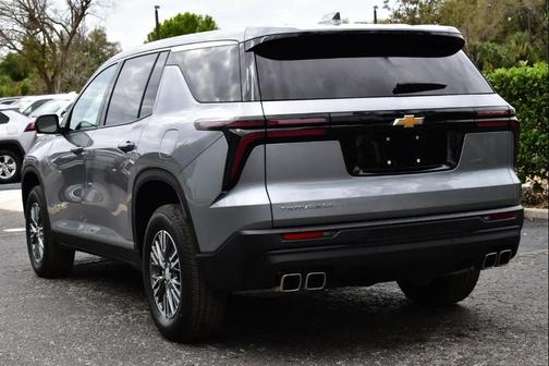2024 Chevrolet Traverse LS