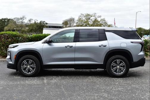 2024 Chevrolet Traverse LS