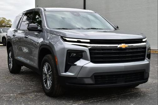 2024 Chevrolet Traverse LS