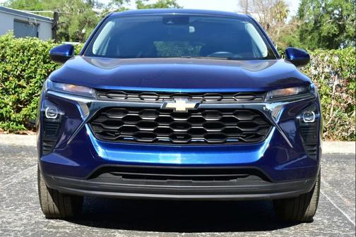 Blue Glow Metallic 2024 Chevrolet Trax LS
