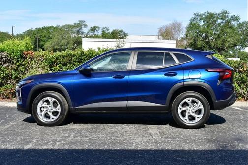 Blue Glow Metallic 2024 Chevrolet Trax LS