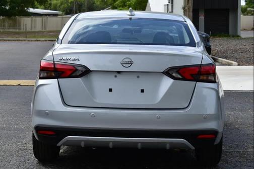 Brilliant Silver Metallic 2025 Nissan Versa 1.6 SV