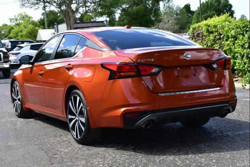 2022 Nissan Altima SR FWD