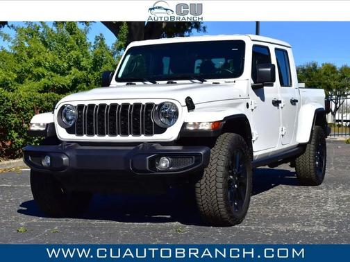 Bright White Clearcoat 2025 Jeep Gladiator Nighthawk