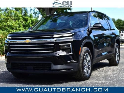 Mosaic Black Metallic 2025 Chevrolet Traverse LT