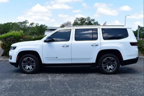 Bright White Clearcoat 2023 Jeep Wagoneer Series I 4x4