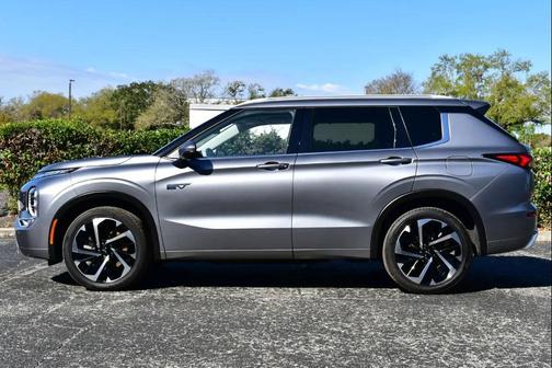 2023 Mitsubishi Outlander PHEV SEL