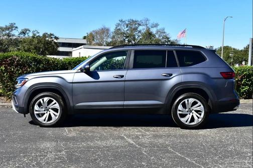 2022 Volkswagen Atlas 3.6L SE w/Technology