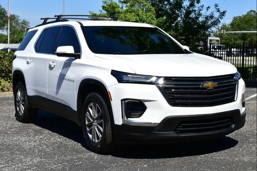 Summit White 2024 Chevrolet Traverse LT Cloth