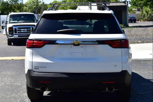 Summit White 2024 Chevrolet Traverse LT Cloth