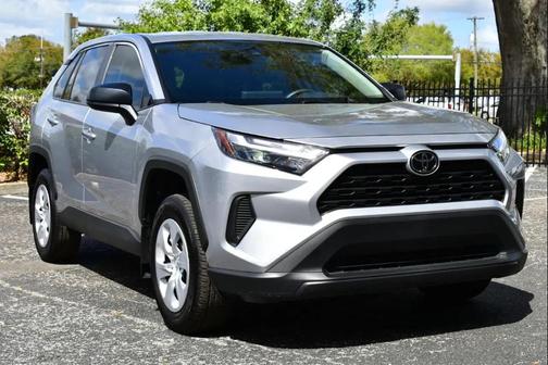 2025 Toyota RAV4 LE