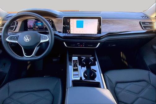 Avocado Green Pearl 2026 Volkswagen Atlas 2.0T SE w/Technology
