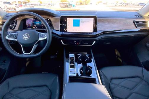 Avocado Green Pearl 2026 Volkswagen Atlas 2.0T SE W/TECHNOLOGY