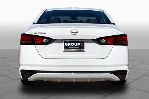 Glacier White 2025 Nissan Altima SV