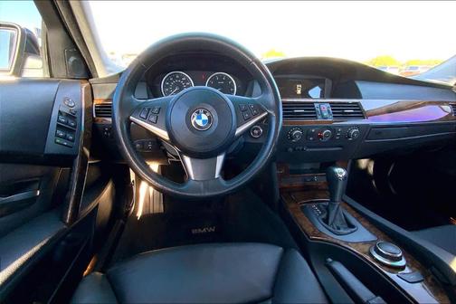 Black 2007 BMW 550 i