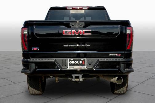 Onyx Black 2025 GMC Sierra 2500 AT4