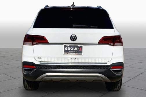 Pure White 2023 Volkswagen Taos 1.5T SE